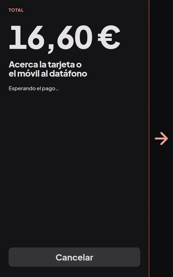 Pago con tarjeta en el datáfono del kiosko